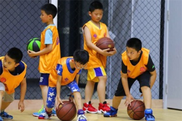 小飞人篮球俱乐部运动