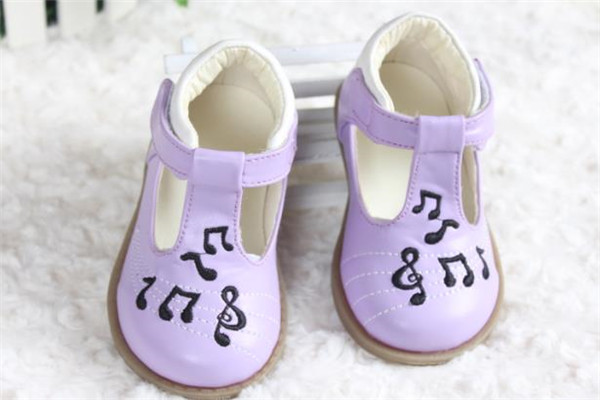 卡卡拉童鞋紫色