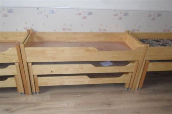 富山幼儿实木家具床