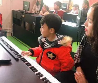 钢琴培训班