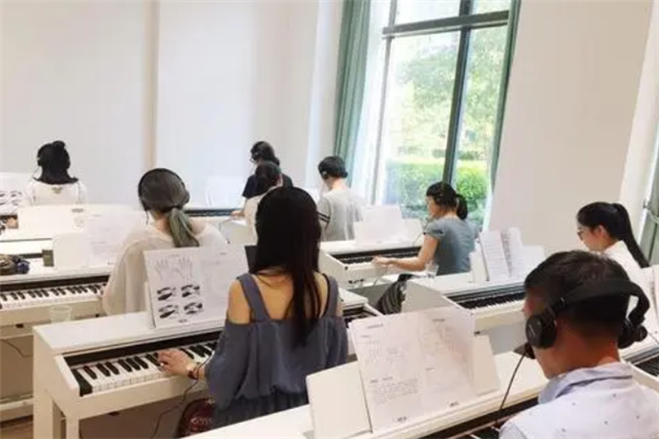 钢琴培训教室