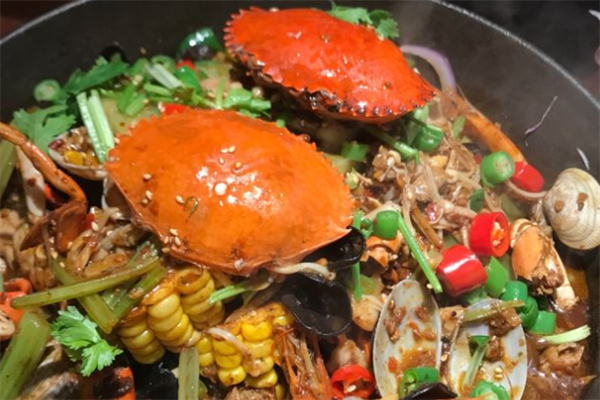 8090小海鲜肉蟹煲玉米