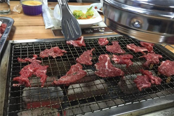 铁子烤牛肉特色