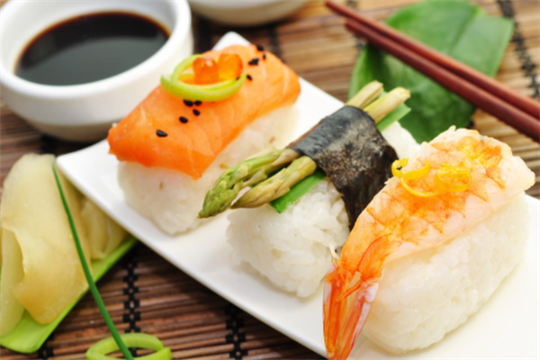 小食光水饺寿司生鱼片