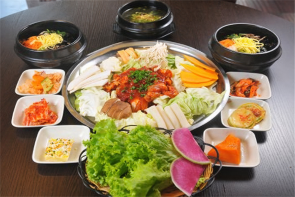 幸阳韩国料理大餐