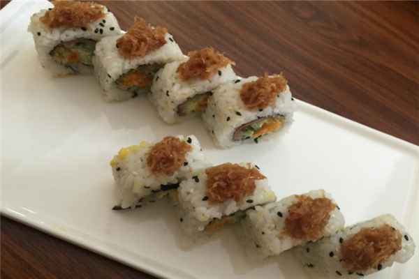 金米优寿司摆盘
