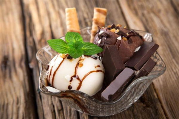 悠歌悦嘉ygygg冰淇淋巧克力冰淇淋