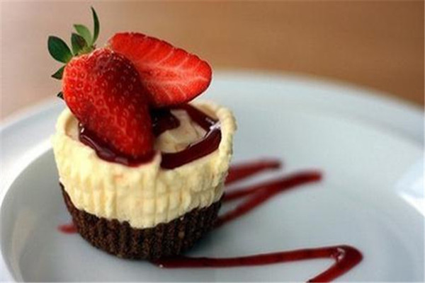 榴芒猫甜品草莓蛋糕