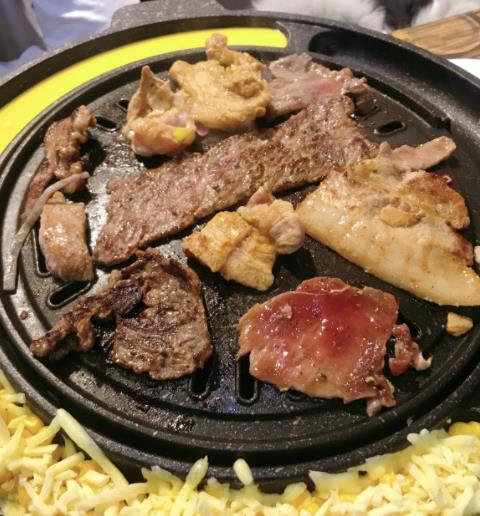 胡悦里韩式烤肉