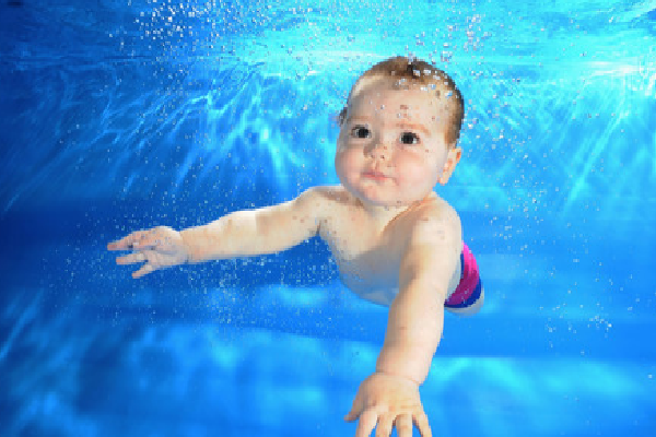 沃特泡泡国际水中成长中心婴儿游泳