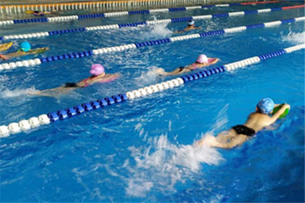 四季恒温游泳健身中心比赛