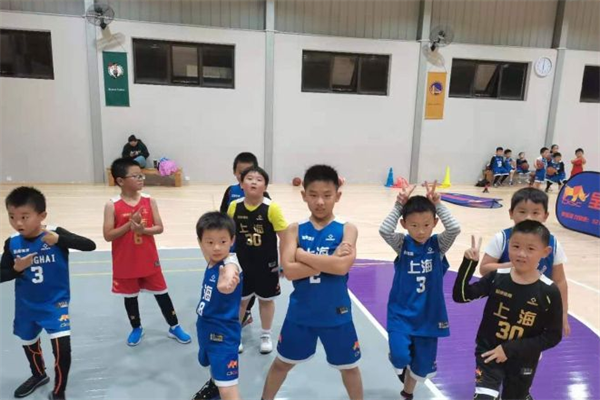 大众青幼儿篮球运动学员