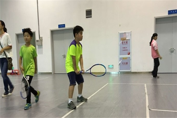 成齐网球俱乐部学员