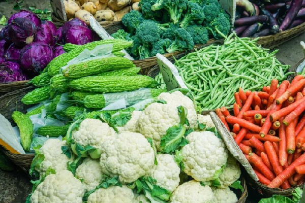聚丰菜市场绿色蔬菜