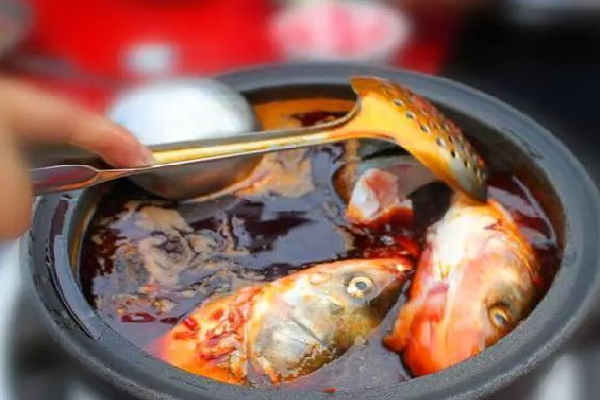 月和砂锅菜砂锅鱼