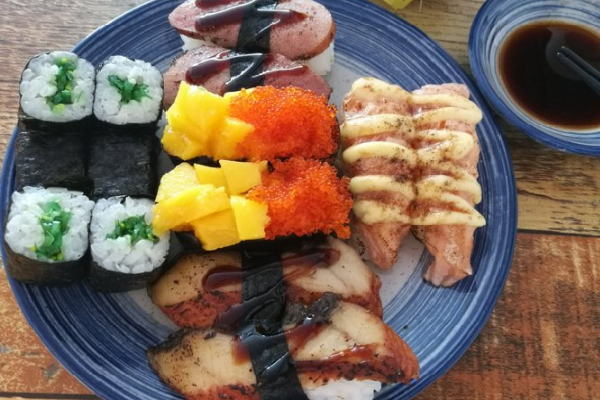 莫莫寿司种类丰富