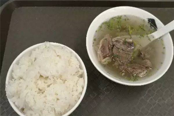 韩香牛肉汤饭美味