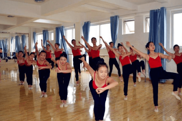 马丁艺术中心舞蹈培训