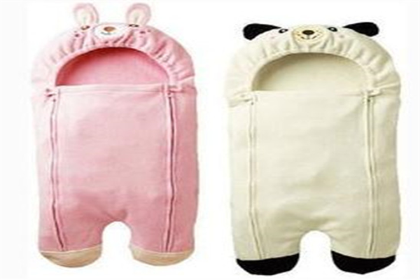奶粉 纸尿裤 婴儿用品展示