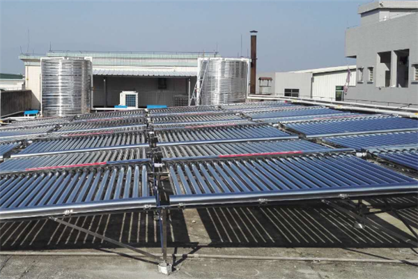 双能太阳能热水器展示