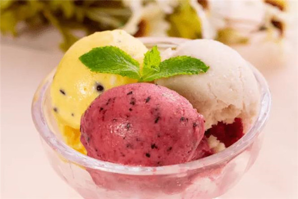 米粒冰淇淋草莓