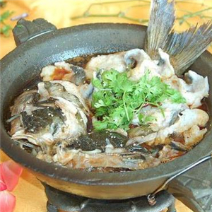 柳叶湖石锅鱼