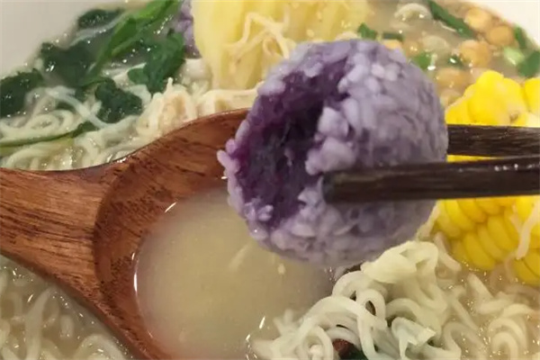 汤小盟麻辣烫紫薯丸子