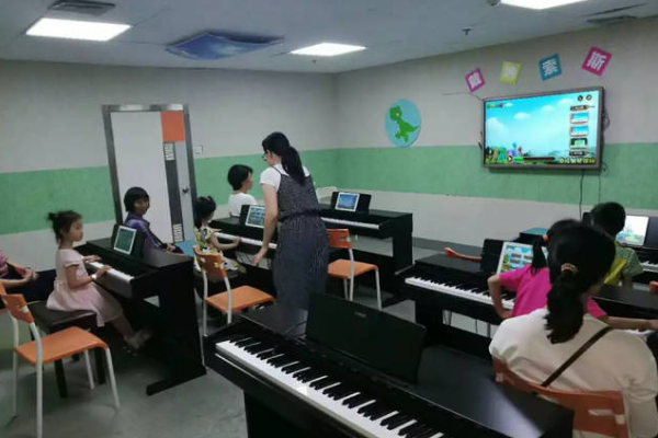 智能钢琴教室上课