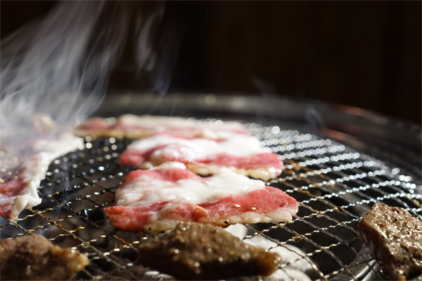 肉甲韩国木炭烤肉烤五花肉