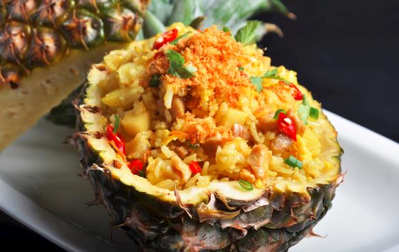 泰式海鲜菠萝炒饭加盟