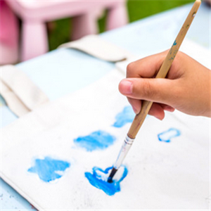  Children's art education quality