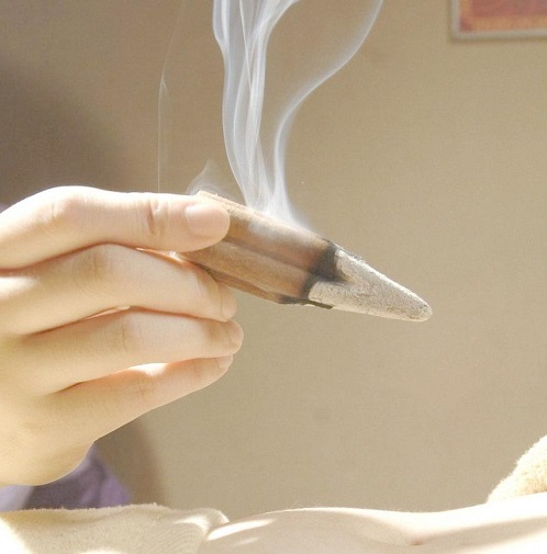  Moxibustion Physiotherapy Health Center