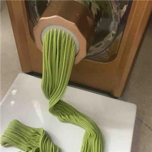 Spinach noodles are delicious