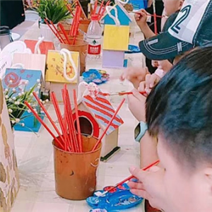  Children's Handicraft Experience Hall
