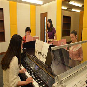  Singing training class