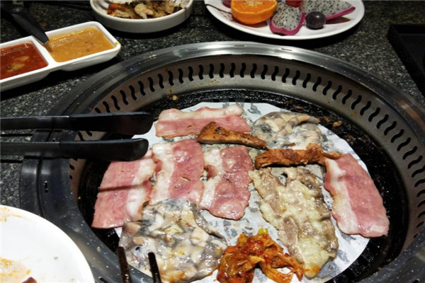 韩式炭火烤肉店展示