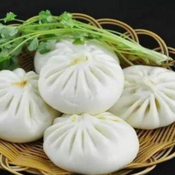  Steamed buns and dumplings are fresh