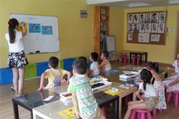  Children's interest training institutions are responsible for