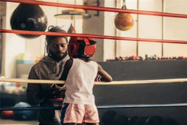  Responsible for children's boxing training class