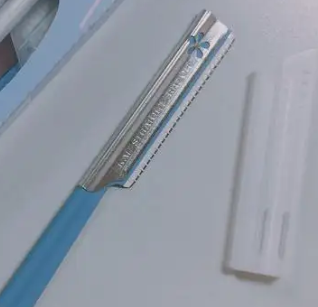 修眉刀