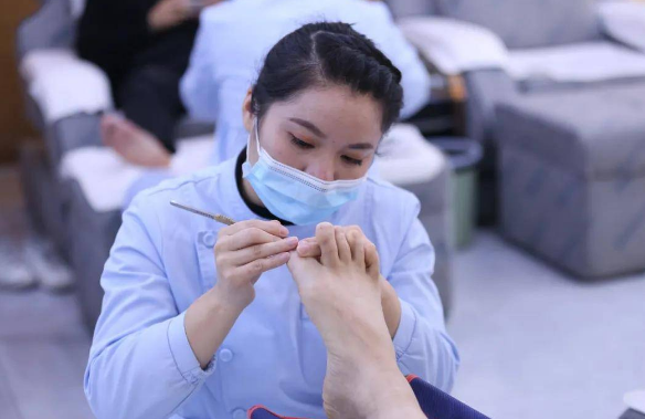 彭世修腳加盟