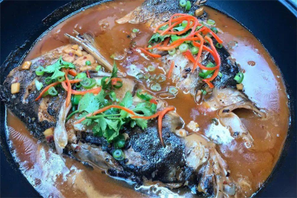 魚頭米飯美味