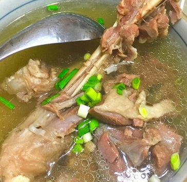 羊腿湯