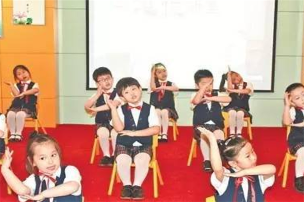 國際禮儀認(rèn)真