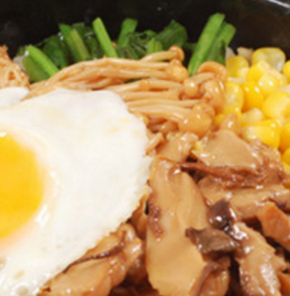 鐵鍋煎肉飯新鮮