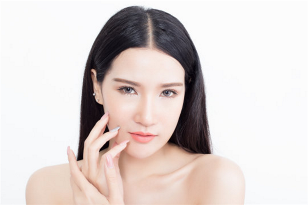 草本護(hù)膚認(rèn)真