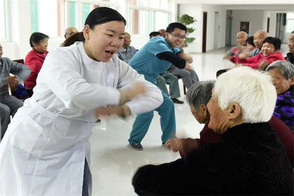 養(yǎng)老服務(wù)社認(rèn)真