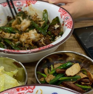 豬腦殼盒飯新鮮