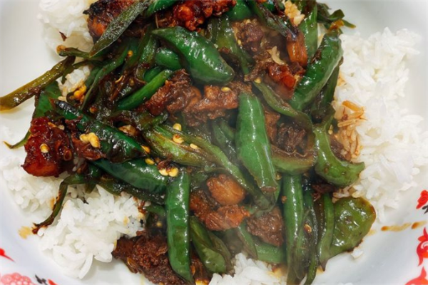 豬腦殼盒飯營養(yǎng)