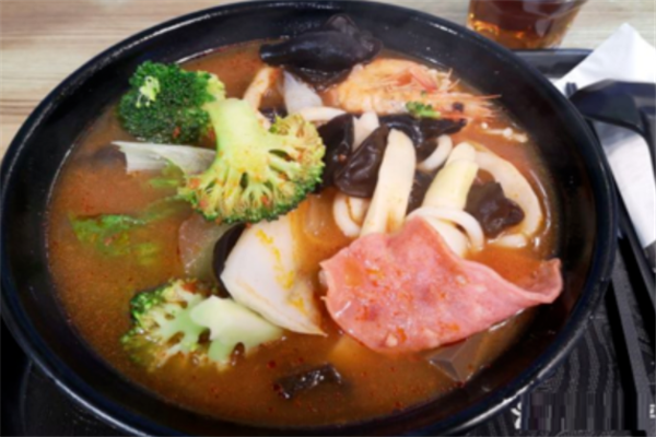 泥鍋麻辣燙營(yíng)養(yǎng)